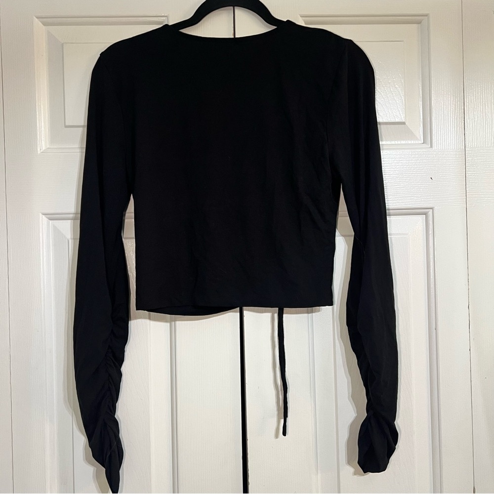 House of Harlow 1960 Black Ruched Asymmetrical Crop Top Long Sleeve Medium - Picture 6 of 7